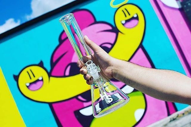 Higher Standards 14" 經典燒杯 玻璃藝術品